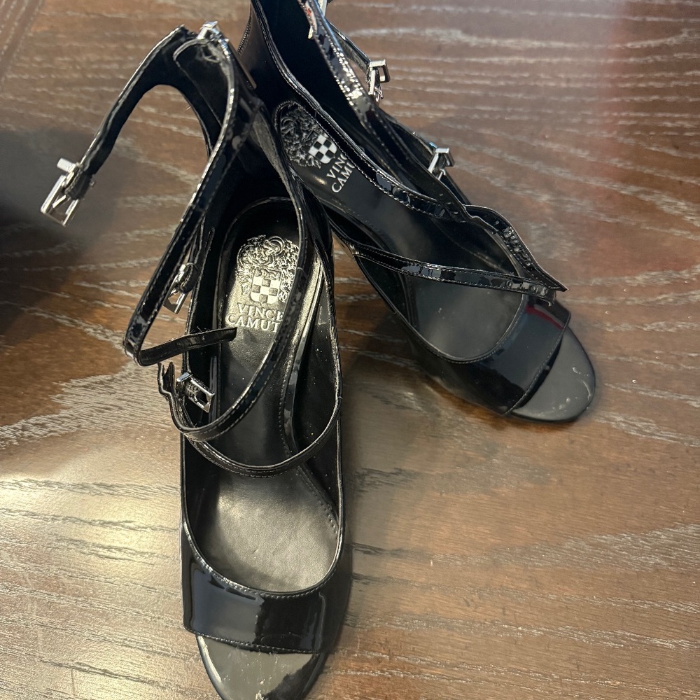 Gently worn Vince Camuto open toe shoes
